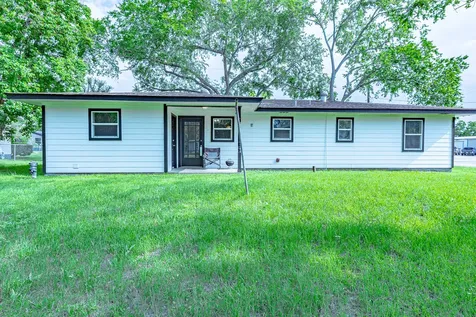 421 W Runk Street Shiner TX 77984