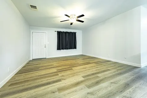 421 W Runk Street Shiner TX 77984