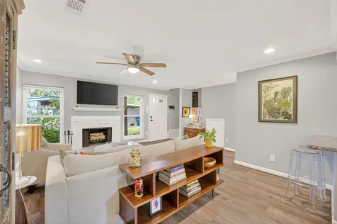 745 Worthshire Street Houston TX 77008