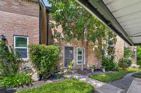745 Worthshire Street Houston TX 77008