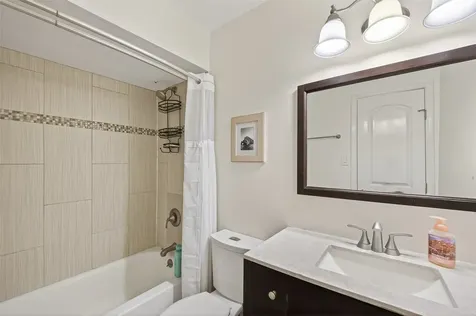 745 Worthshire Street Houston TX 77008