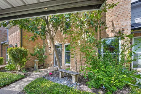 745 Worthshire Street Houston TX 77008