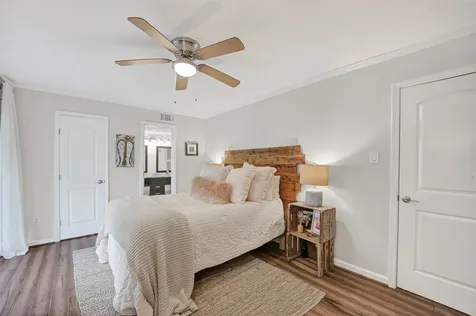 745 Worthshire Street Houston TX 77008