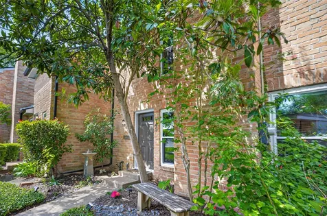 745 Worthshire Street Houston TX 77008