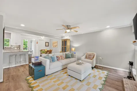 745 Worthshire Street Houston TX 77008