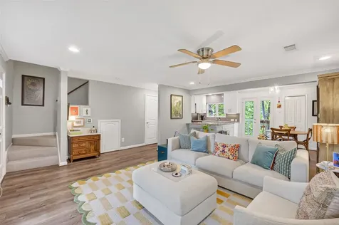745 Worthshire Street Houston TX 77008