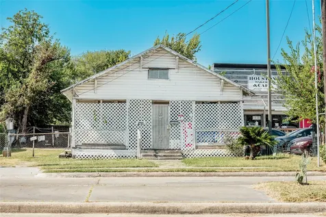 2411 Fulton Street Houston TX 77009