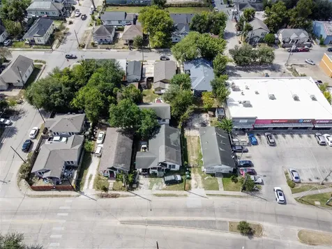 2411 Fulton Street Houston TX 77009