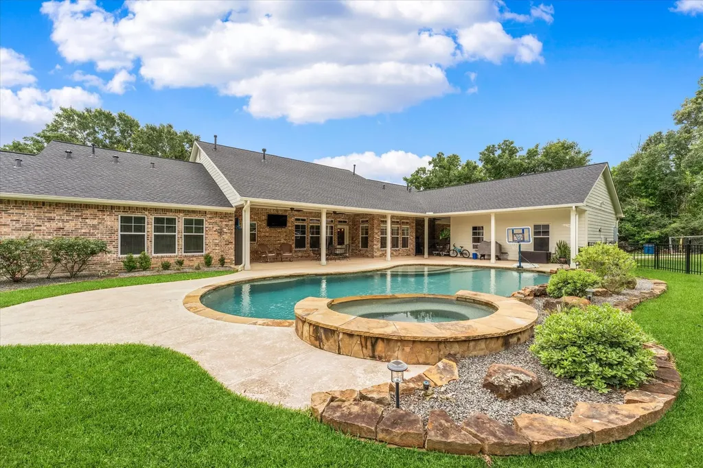 8512 Prince William Court Montgomery TX 77316