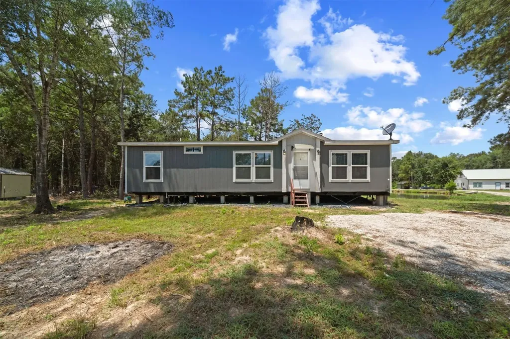 404 County Road 3295 Cleveland TX 77327
