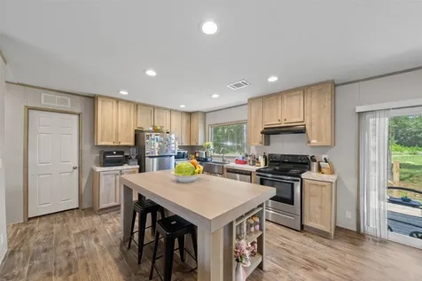 404 County Road 3295 Cleveland TX 77327