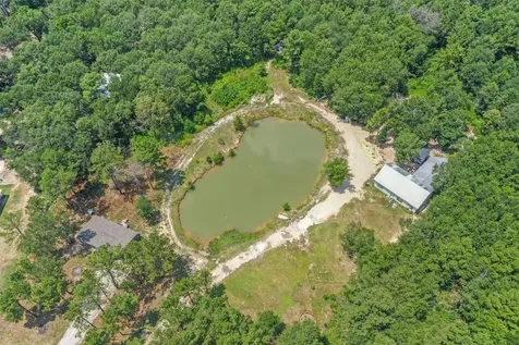 404 County Road 3295 Cleveland TX 77327
