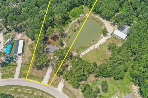 404 County Road 3295 Cleveland TX 77327