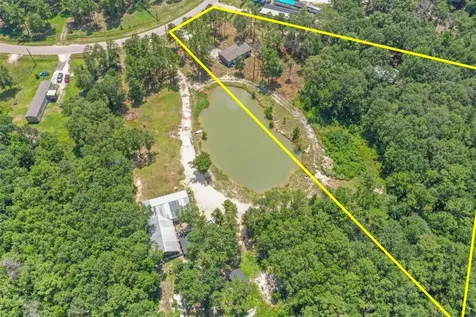 404 County Road 3295 Cleveland TX 77327