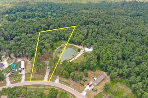 404 County Road 3295 Cleveland TX 77327