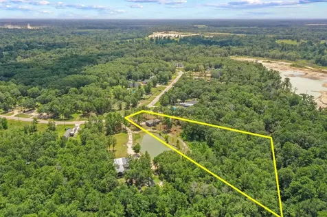 404 County Road 3295 Cleveland TX 77327