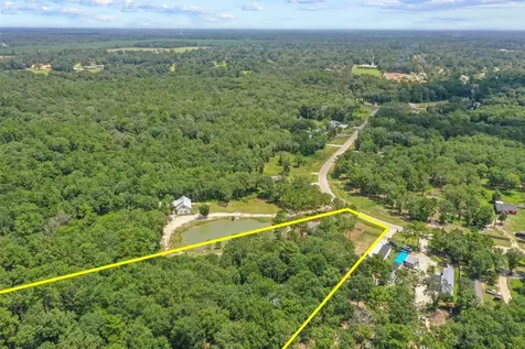 404 County Road 3295 Cleveland TX 77327