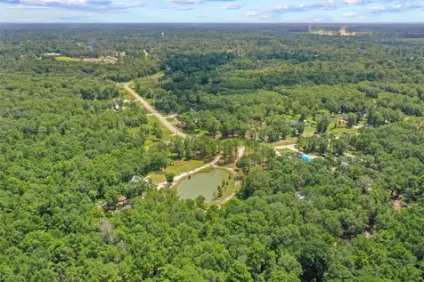 404 County Road 3295 Cleveland TX 77327