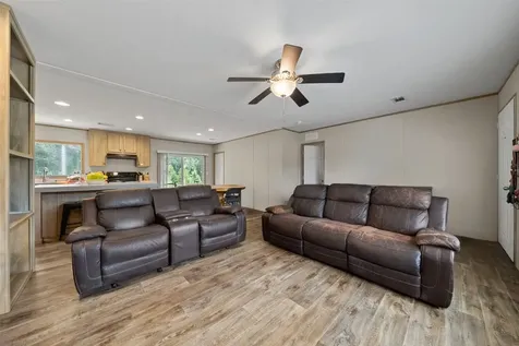 404 County Road 3295 Cleveland TX 77327