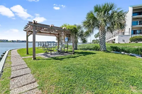 351 Lakeside Lane 204 Houston TX 77058