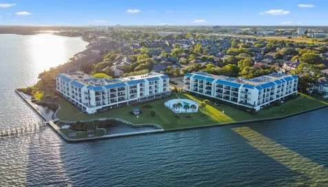 351 Lakeside Lane 204 Houston TX 77058