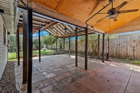 10703 Crestfield Court Houston TX 77070