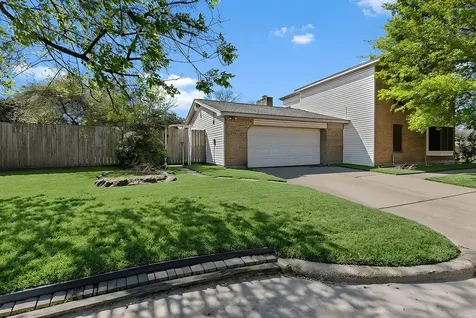 10703 Crestfield Court Houston TX 77070