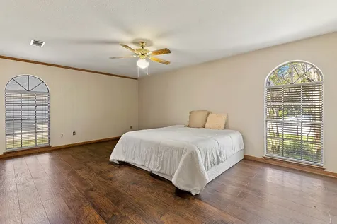 10703 Crestfield Court Houston TX 77070
