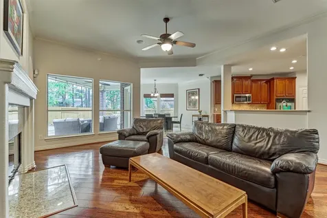 11 N French Oaks Circle The Woodlands TX 77382