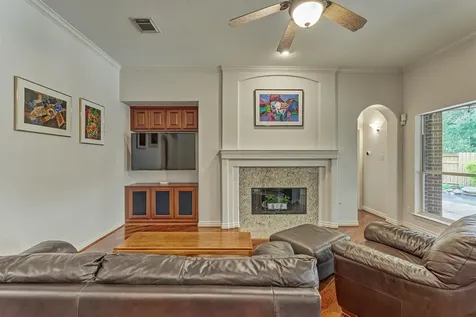 11 N French Oaks Circle The Woodlands TX 77382