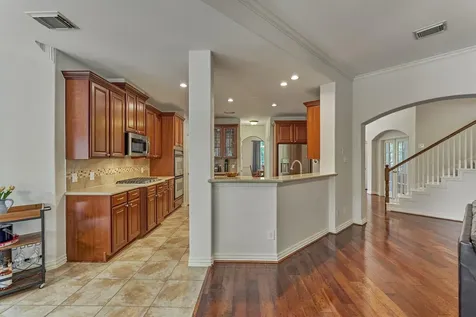 11 N French Oaks Circle The Woodlands TX 77382