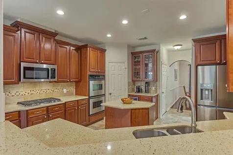 11 N French Oaks Circle The Woodlands TX 77382