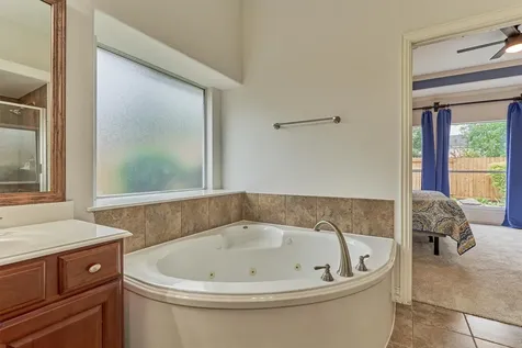 11 N French Oaks Circle The Woodlands TX 77382