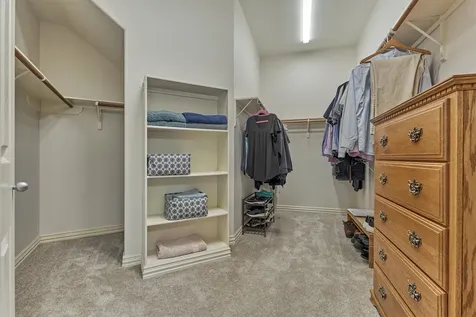11 N French Oaks Circle The Woodlands TX 77382