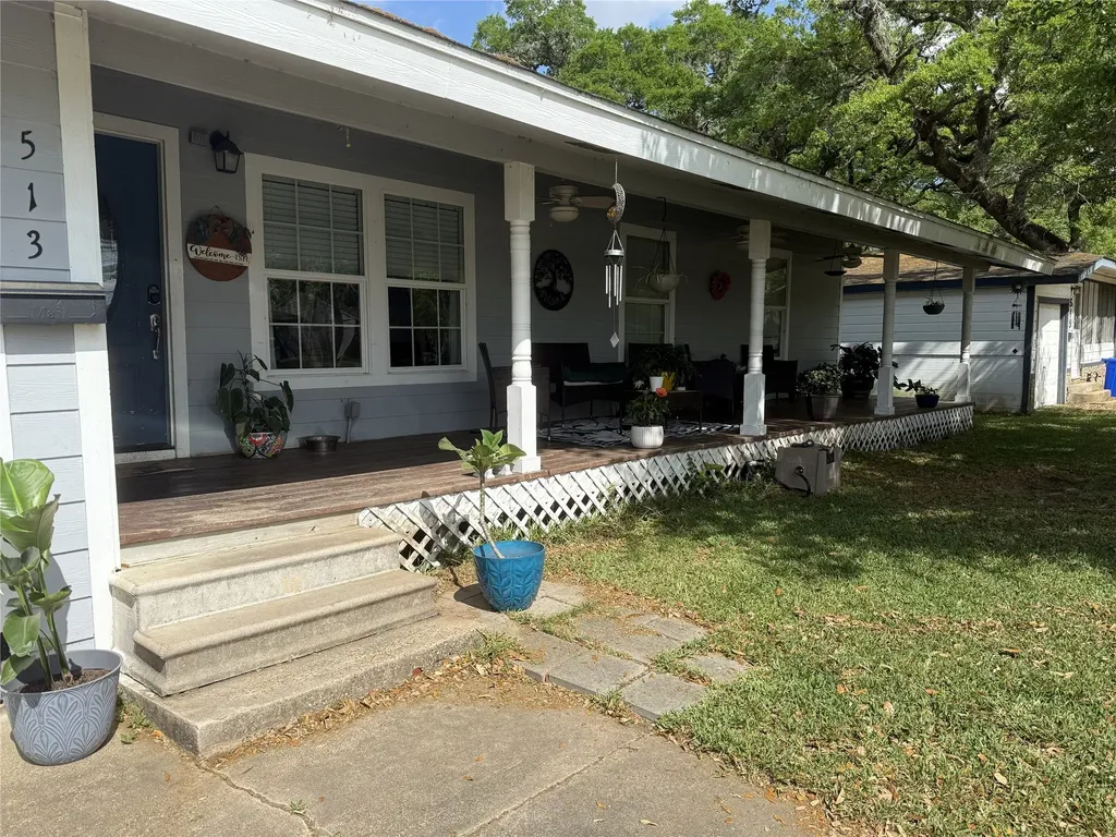 513 Magnolia Street Lake Jackson TX 77566