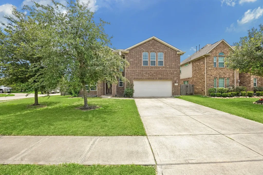 9707 Shimmering Lakes Drive Rosharon TX 77583