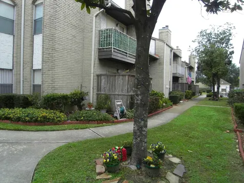 2011 Spenwick Drive 427 Houston TX 77055