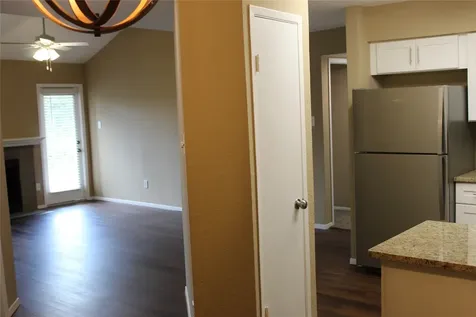 2011 Spenwick Drive 427 Houston TX 77055