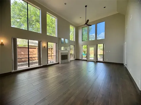 8006 Oakwood Bend Drive Houston TX 77040