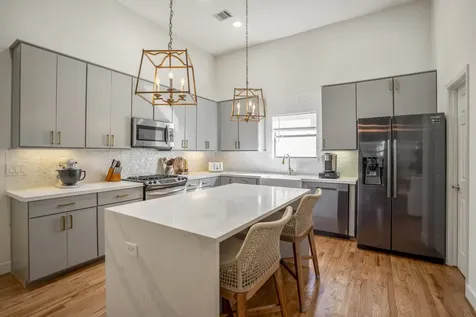 5841 Darling Street C Houston TX 77007