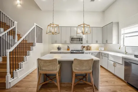 5841 Darling Street C Houston TX 77007