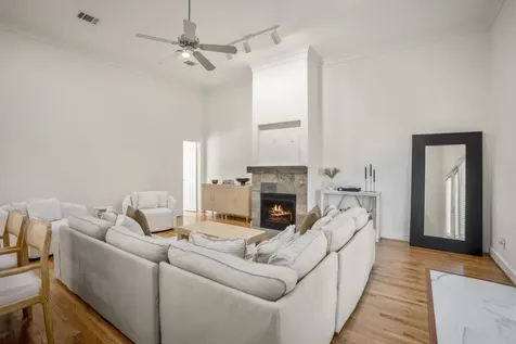 5841 Darling Street C Houston TX 77007
