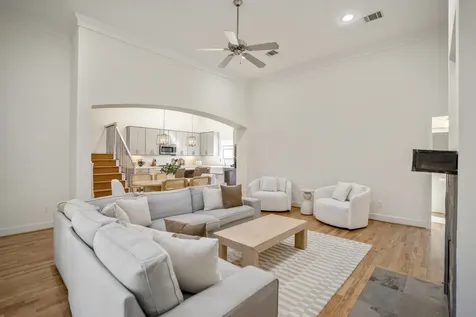 5841 Darling Street C Houston TX 77007