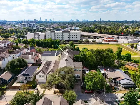 5841 Darling Street C Houston TX 77007
