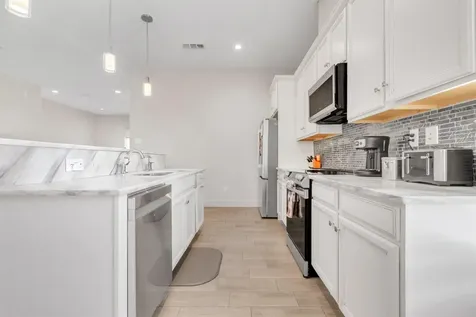 757 Canyon Bend Canyon Lake TX 78133