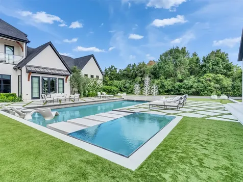 2520 San Miguel Drive Friendswood TX 77546