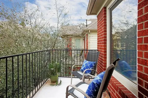 5322 Nett Street C Houston TX 77007