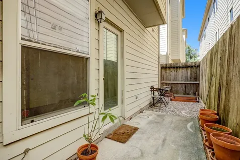 5322 Nett Street C Houston TX 77007