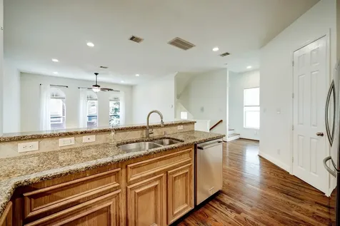 5322 Nett Street C Houston TX 77007