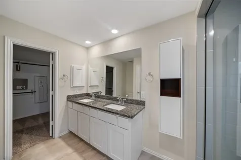 708 Ivory Manor Drive Houston TX 77018